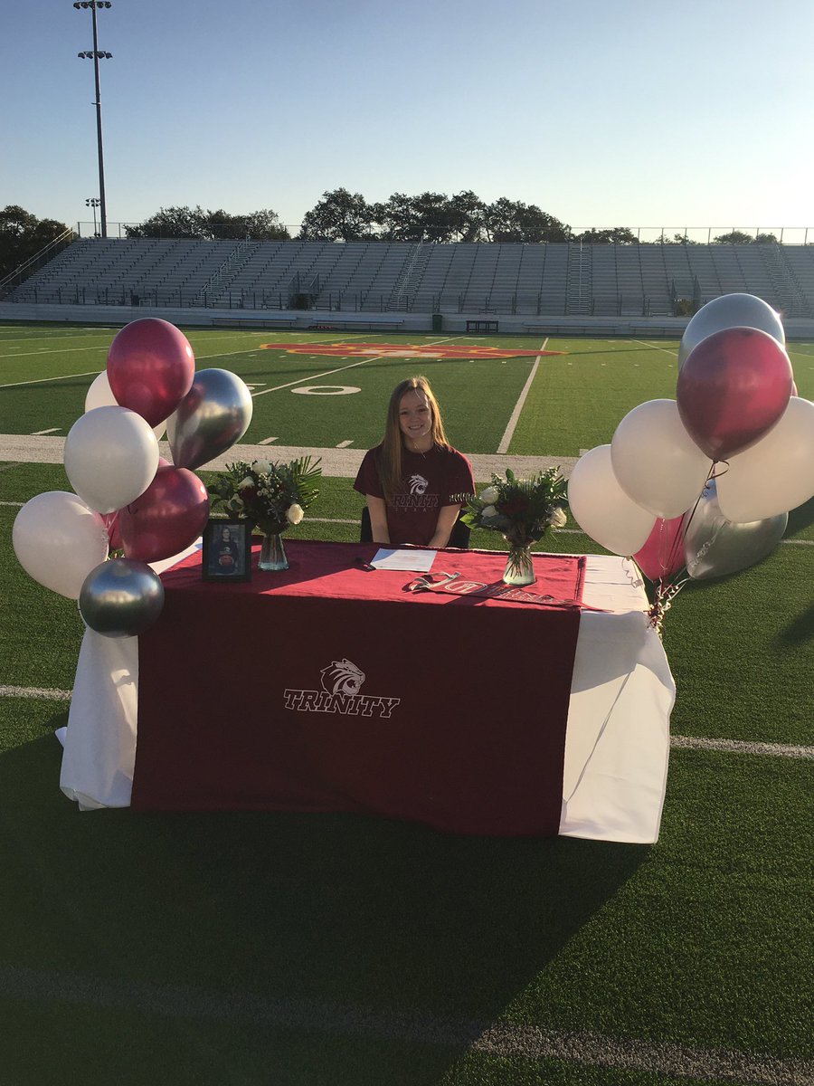 dsgirlsbb's tweet photo. So proud of @Allybeck14 signing to play at Trinity University! https://t.co/9p5XUnymzo