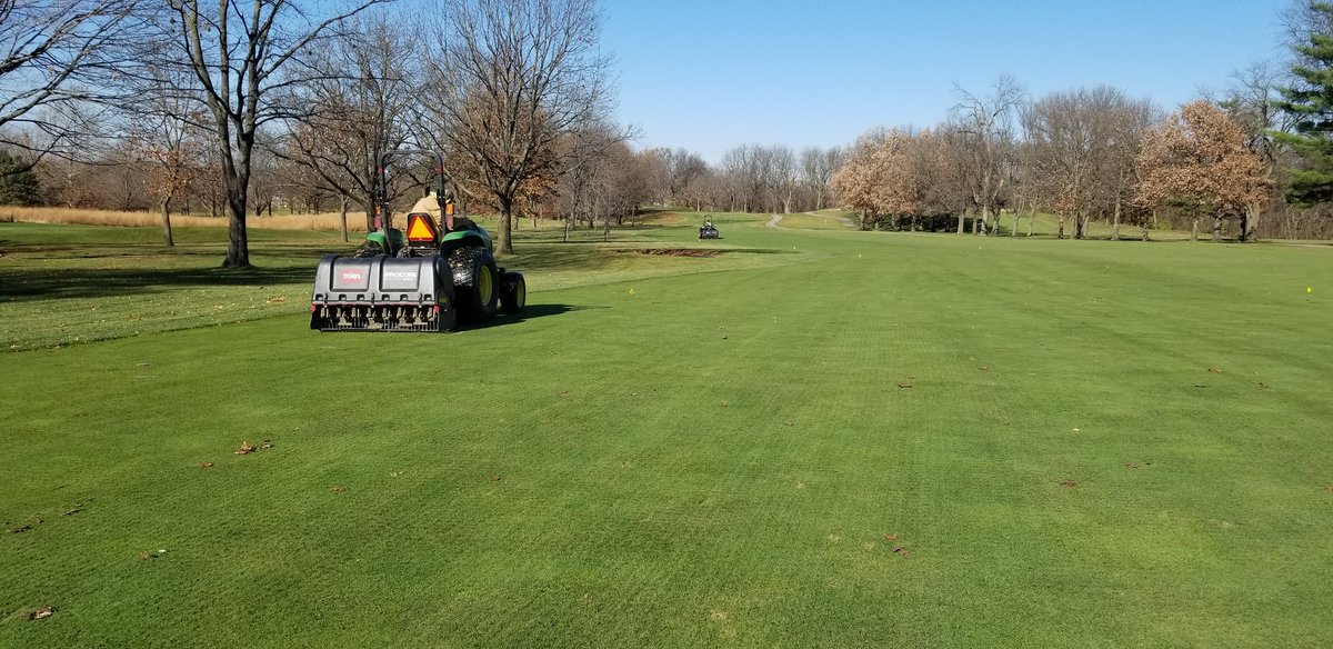 SuperTimG132's tweet photo. I love when people say...oh no golfers it must be nice to be able to relax a little...... #aintnobodygottime4that #bettereveryday #derechocleanup #sodsquad #aerification #treework https://t.co/qa3kUsebBI