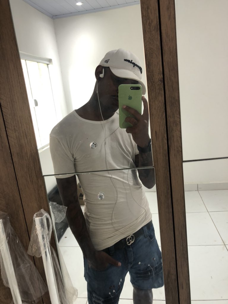 99leozin's tweet photo. 2 aqui 🥶 https://t.co/Qy0UrdFfxI