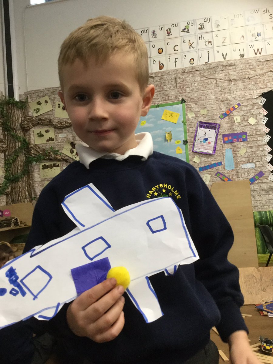 Harts_R2's tweet photo. We’ve had lots of fun learning about Remembrance Day in R2! “Why do we wear poppies?” “What did the planes look like?” “Why did they fight?”....Some of the many questions asked today @hartsholmeacad https://t.co/P06jcMIGqS