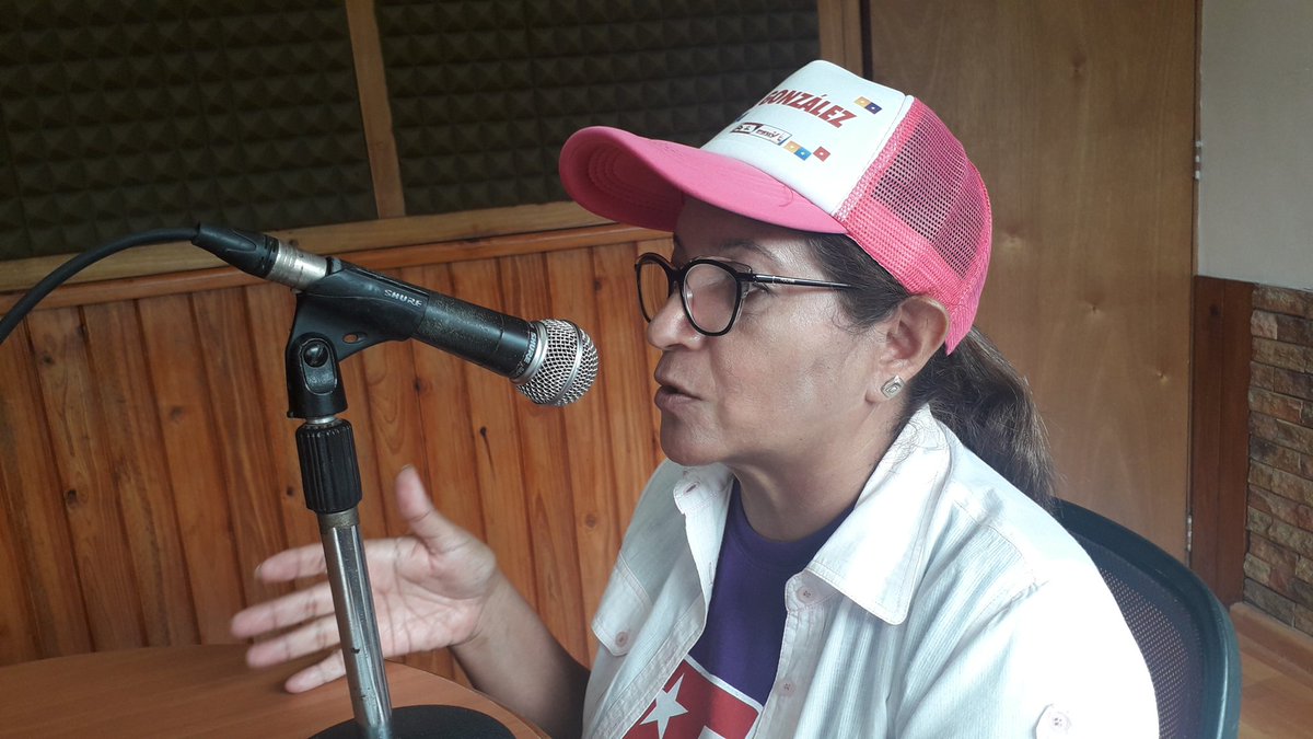 BarloventoPsuv's tweet photo. #Barlovento 
¡A Parlamentar! Con @PedroVRC Por KL 107.1fm. Hoy con unas invitadas especiales, nuestra candidata @lilianacontigo y Thais Elena Calabokis Hernandez en un análisis sobre el desarrollo de la campaña electoral en la región.
#MaximaProteccionSocial https://t.co/OG7Cg80hiw