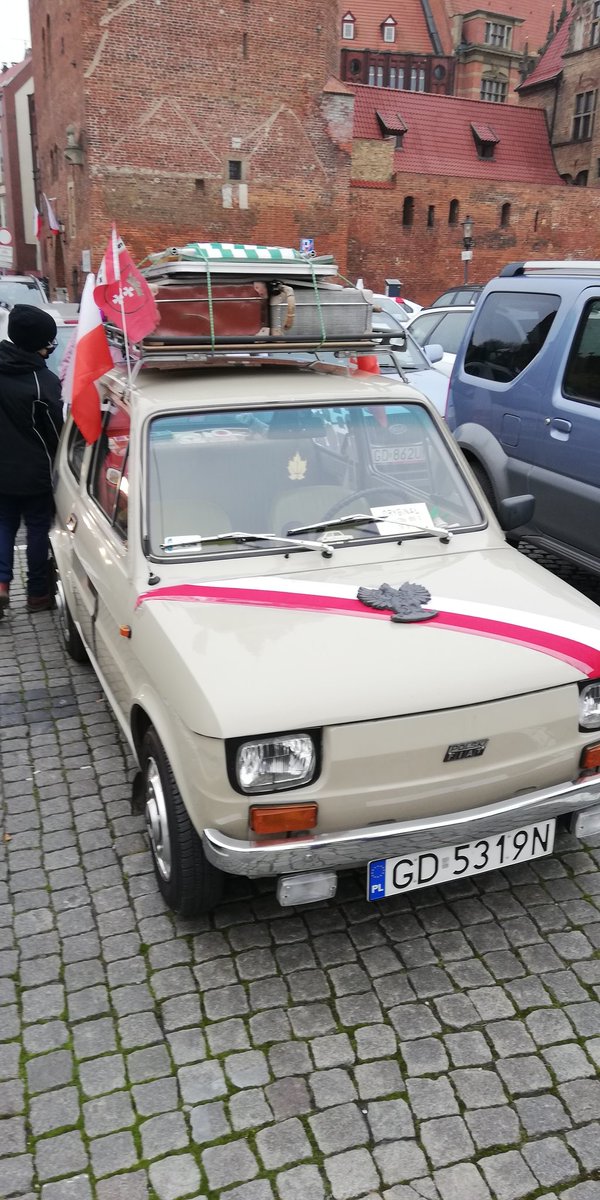 smdpomorze's tweet photo. 🇵🇱 Przejazd dla Niepodległej! Trójmiasto, którego byliśmy organizatorami przerósł nasze oczekiwania
🚗 Kilkadziesiąt przyozdobionych biało-czerwoną flagą 🇵🇱 aut wyruszyło z #Gdańsk, przez #Sopot, aż do #Gdynia ✌️ https://t.co/C9n75O7Kif