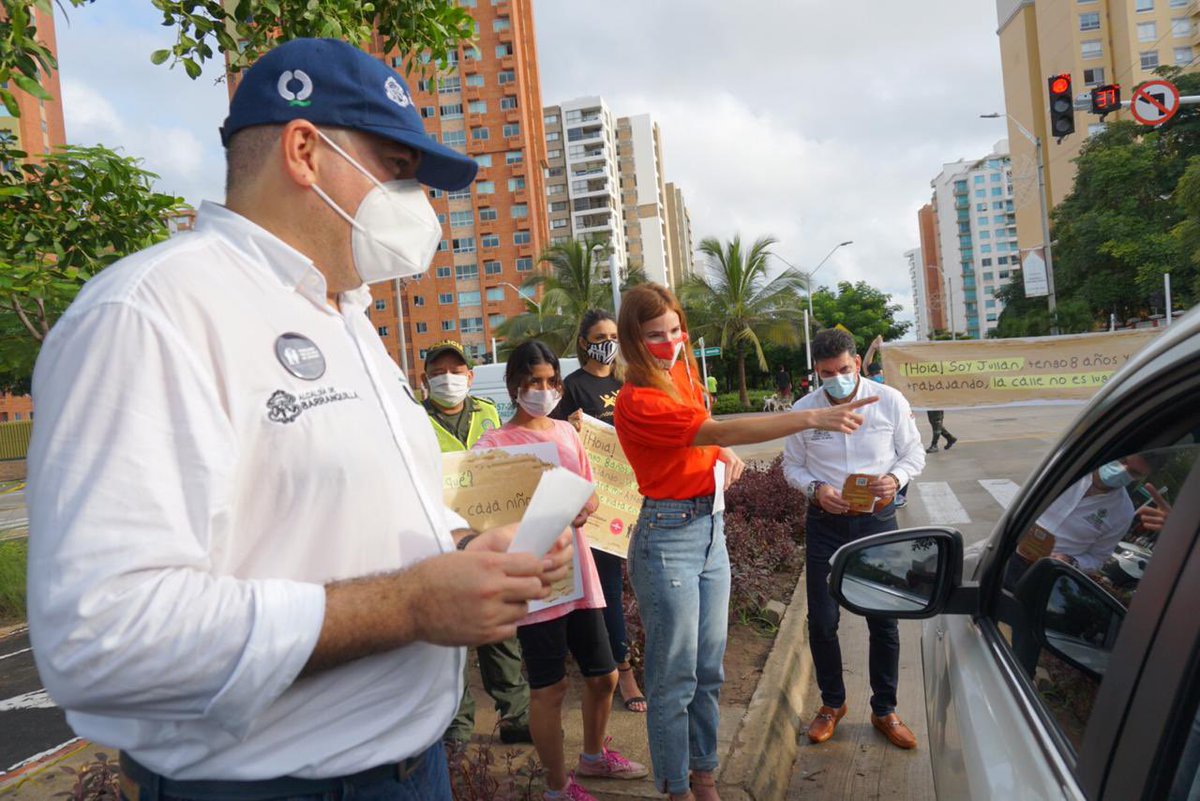 SilvanaPuelloV's tweet photo. ¡La calle no es lugar para nuestros niños y niñas! Hoy lanzamos la estrategia ‘Trabajando Por Los Niños del Semáforo’ con la que queremos erradicar el trabajo infantil en Barranquilla, este será un trabajo de todos. 

#NOAlTrabajoInfantil #LaCalleNoEsLugarParaMi https://t.co/sSG7eDR8e1