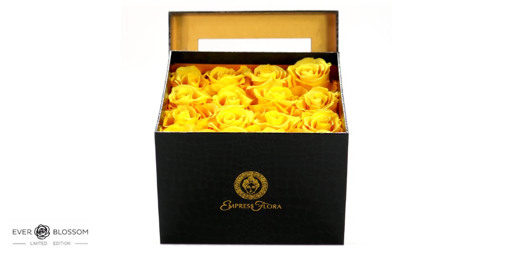 everblossomsas's tweet photo. Our Square arrangements are comprised of 16 exquisite preserved Roses set. The classic arrangements will harmonize any space with their beautiful design.  #rosescloudtravels #rousesrouges #rosesmarket #roses #flowers #canada #toronto #montreal #vancouver   #torontoflorist https://t.co/SVX52x248d