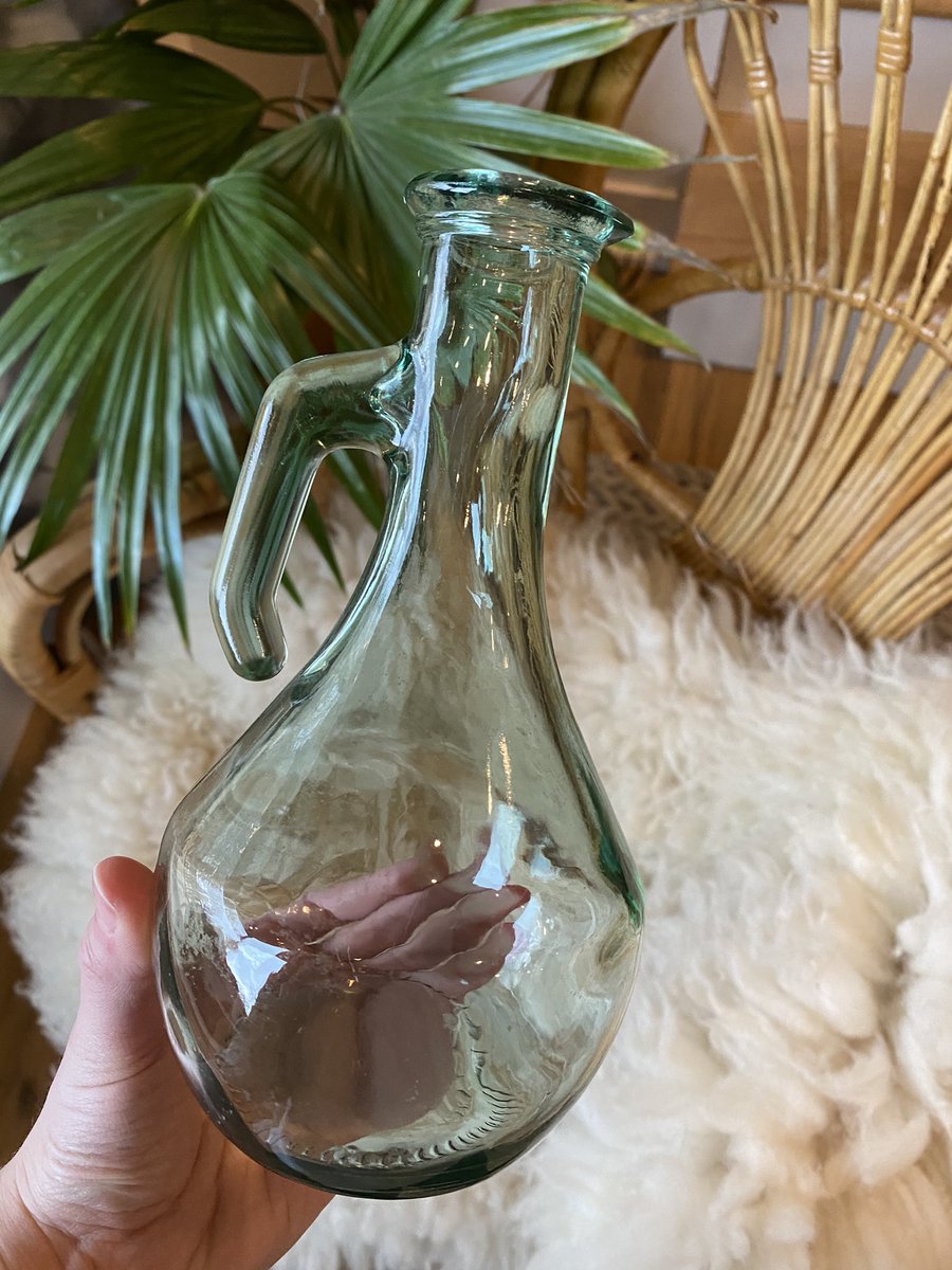 thestardustloft's tweet photo. Here’s a sneak at some homewares coming 😊✨ #etsyvintage https://t.co/M0wyqahSiu