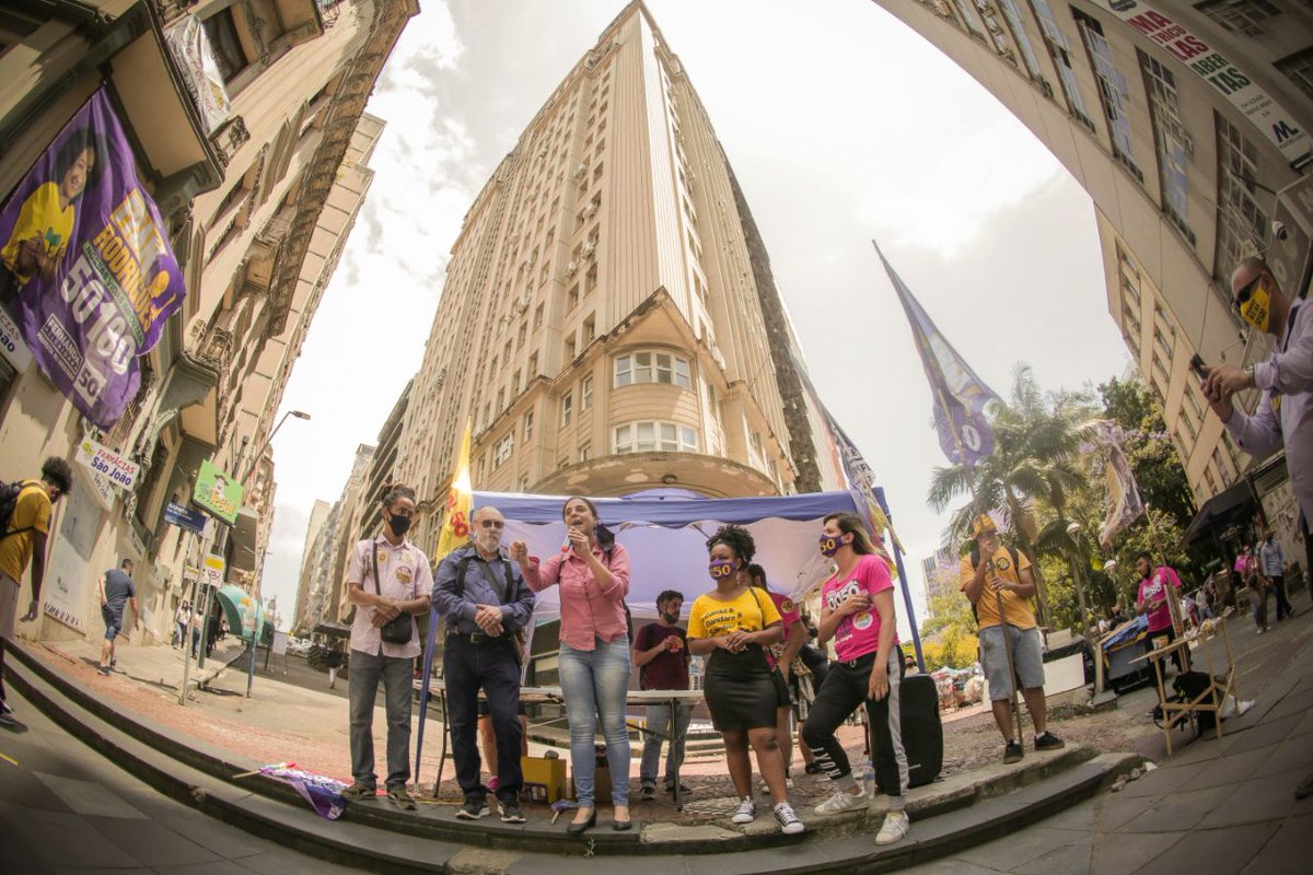 fernandapsol's tweet photo. Faltam 4 dias para apertar no 50. Vamos colocar na Câmara uma bancada combativa de vereadores do PSOL que lutam pelo povo, como @PedroRuasPsol, @NatashaPSOL, @Fran_juntos e @matheuspggomes. Nesse domingo vote 50, duas vezes! #POApedeCORAGEM #Fernanda50 https://t.co/EOi7FGOVnn