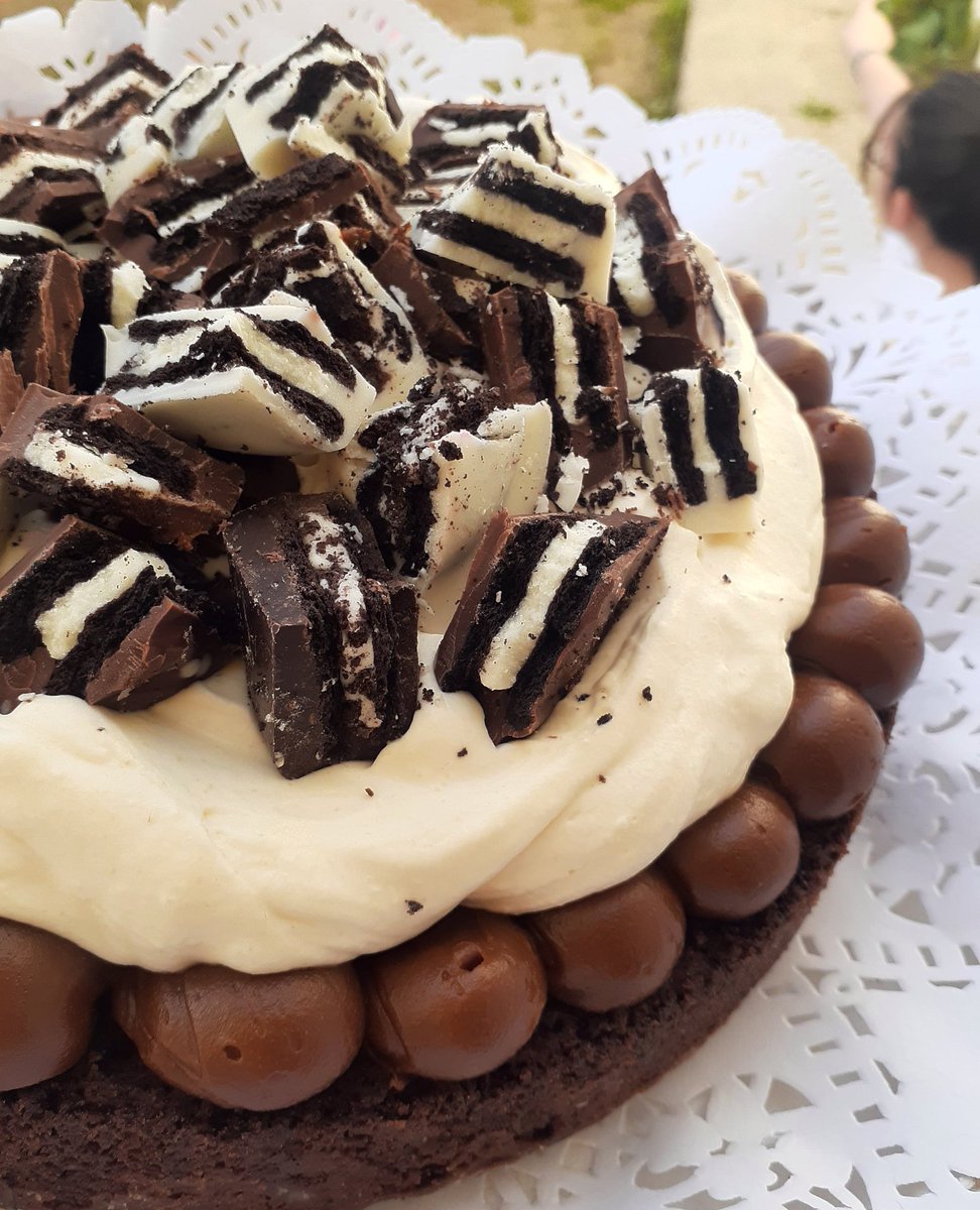 BrenBahamonde's tweet photo. Hola gente!! Estoy haciendo para vender brownies, tartas y muchas cosas ricas 🤭🤭 Mi página de instgram es: agus_cakesok me ayudarian con un rt 🙏🙏 https://t.co/sms0GqhAfw