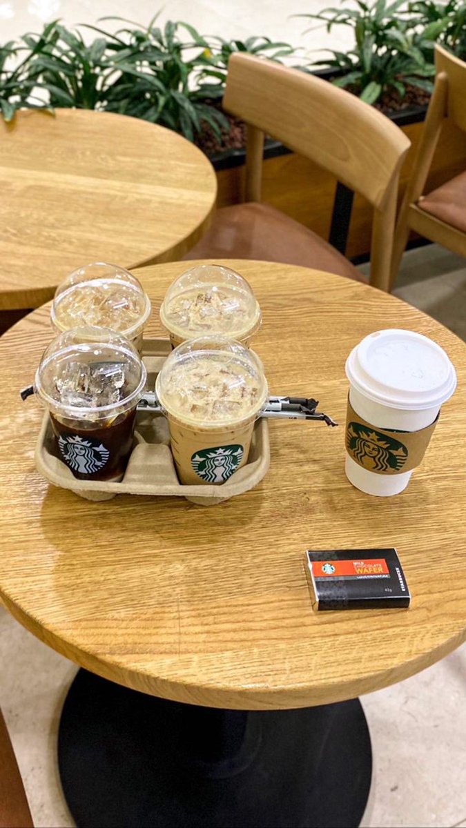 على الشتاء أن يكون اعتذاراً لخيبات هذا العام..🖤

#مساء_الخير