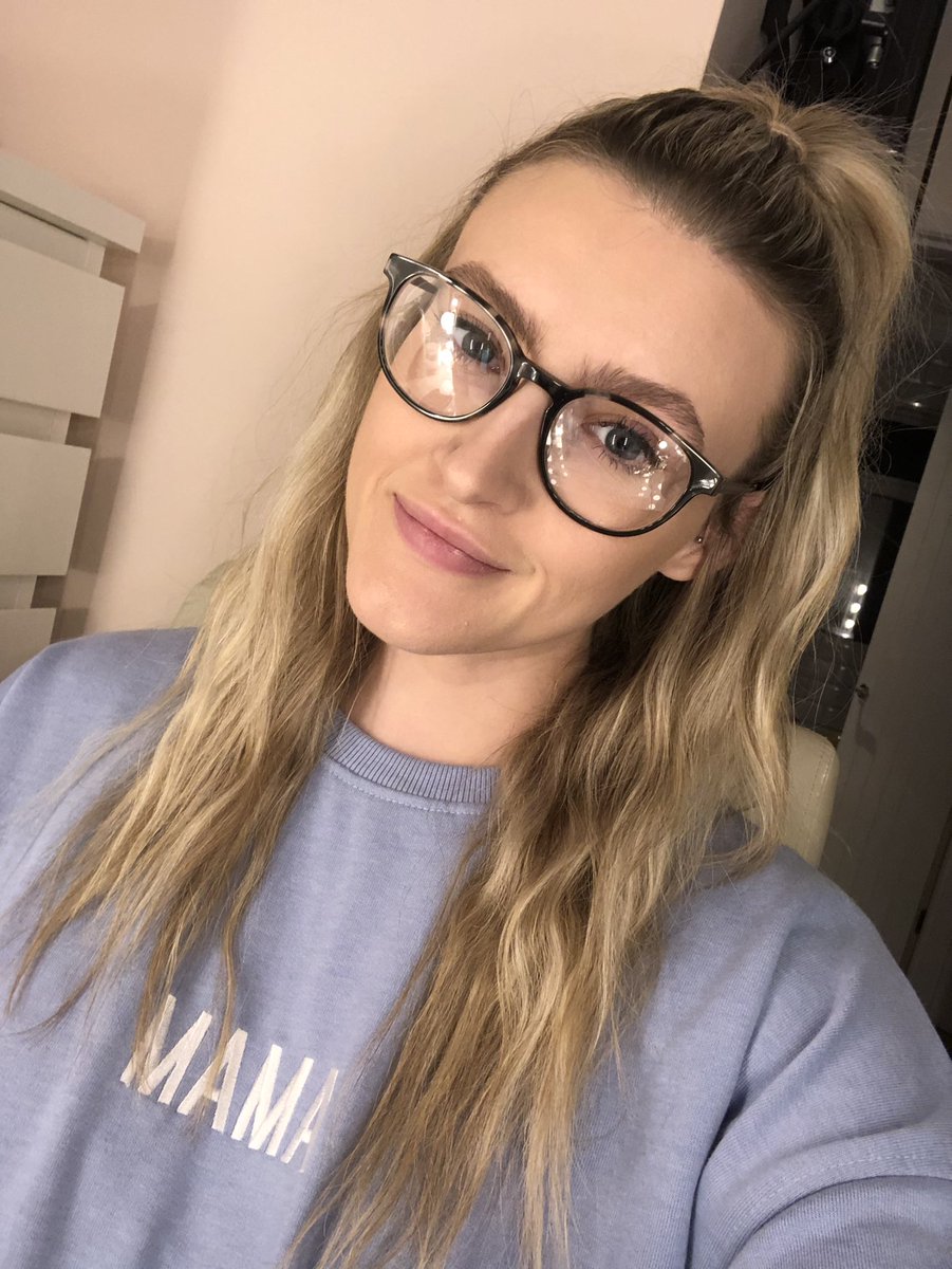 BeckiAvison's tweet photo. I’m here, waiting for the Christie Recruitment Event; ready to answer any questions for you newly qualified nurses thinking of joining @TheChristieNHS Please come in and ask us anything 👋🏼 #thechristie #oncologynurse https://t.co/lZKGib5xEy