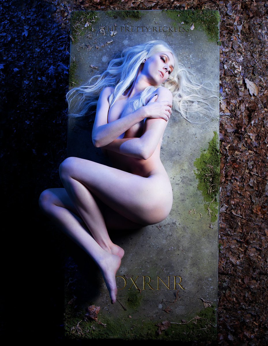 Taylor Momsen tweet media