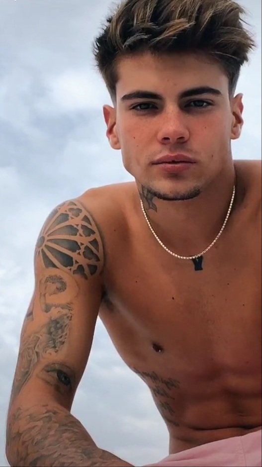 𝗰𝗲𝗹𝗲𝗯𝘀·𝗯𝘆·𝘀𝗲𝗯 on Twitter: "Victor Perez https://t.co/EKpLsx1poV" / Twitter