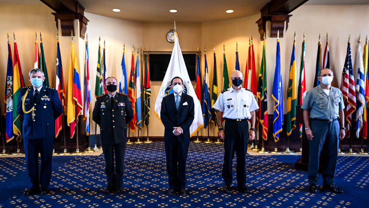CesarMontanoEc's tweet photo. #DiplomaciaActiva | Un honor haber sido invitado por el #ColegioInteramericanodeDefensa para dictar una conferencia magistral sobre las contribuciones del Ecuador a las Operaciones de Mantenimiento de la Paz de Naciones Unidas. https://t.co/h9FseKLX8I