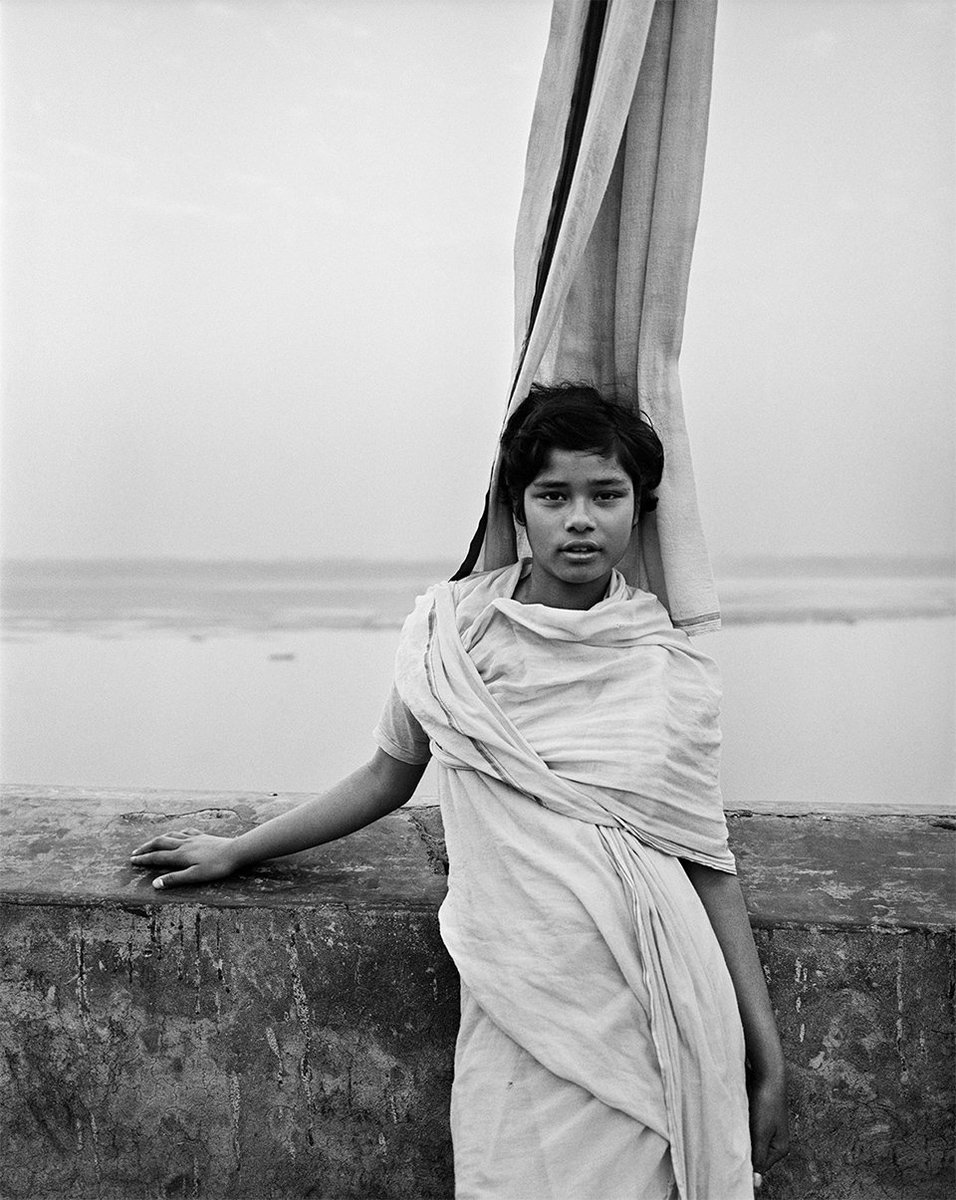 30) Dayanita Singh (1961).
