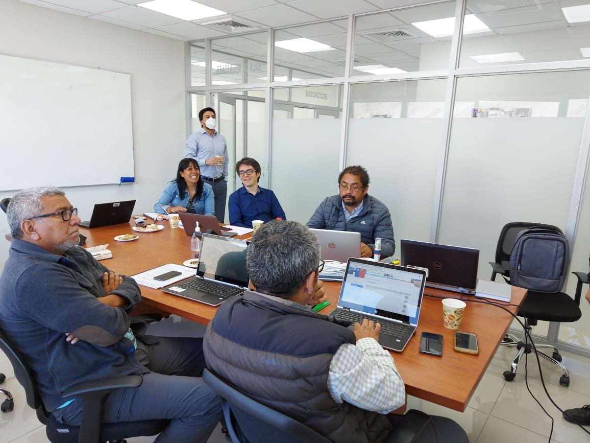 FESUMINchile's tweet photo. Hoy nuestro presidente @MiguelFm1982 en visita como #Fesumin acompañando a los directores del Sindicato de Supervisores de Candelaria en su proceso de Negociación Colectiva. https://t.co/iHClMjXd3e