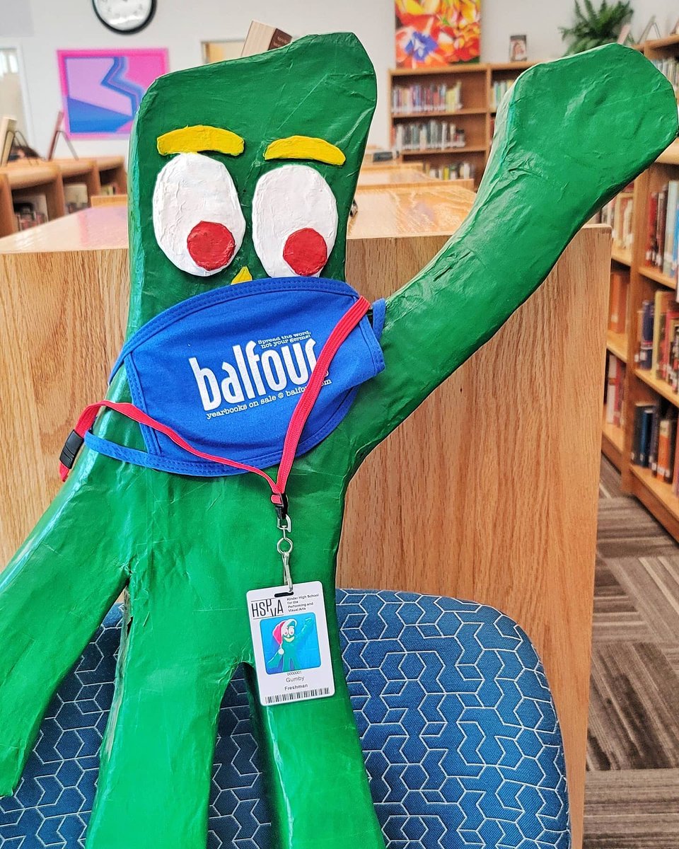 BaldLibrarian's tweet photo. I'm ready for my close-up, PVA! Teachers and students, school IDs are ready to be taken. Drop by the library and see Mr. Turner to get yours done! It's quick &amp; easy and you walk out with it! #hspva #imreadyformycloseup #schoolIDs #libraries  #librariesoftwitter #librarytwitter https://t.co/7m50PCgSpp