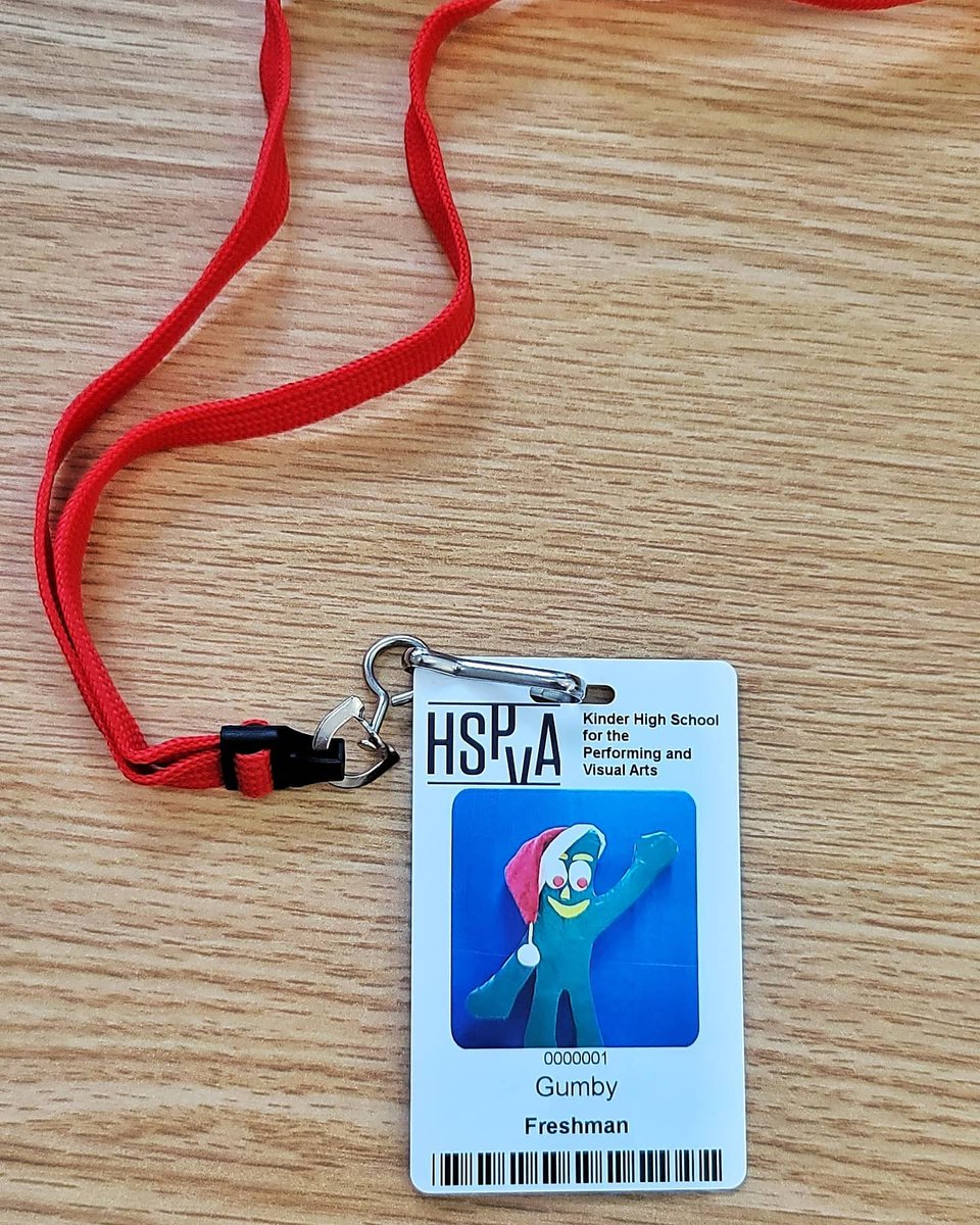 BaldLibrarian's tweet photo. I'm ready for my close-up, PVA! Teachers and students, school IDs are ready to be taken. Drop by the library and see Mr. Turner to get yours done! It's quick &amp; easy and you walk out with it! #hspva #imreadyformycloseup #schoolIDs #libraries  #librariesoftwitter #librarytwitter https://t.co/7m50PCgSpp