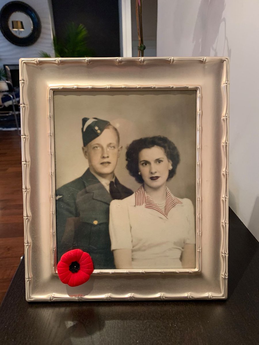 #RemembranceDay Time to reflect on those who made the ultimate sacrifice. Picture of my father, RCAF, and my mother, who worked in a munition factory in Toronto. #JourduSouvenir2020
