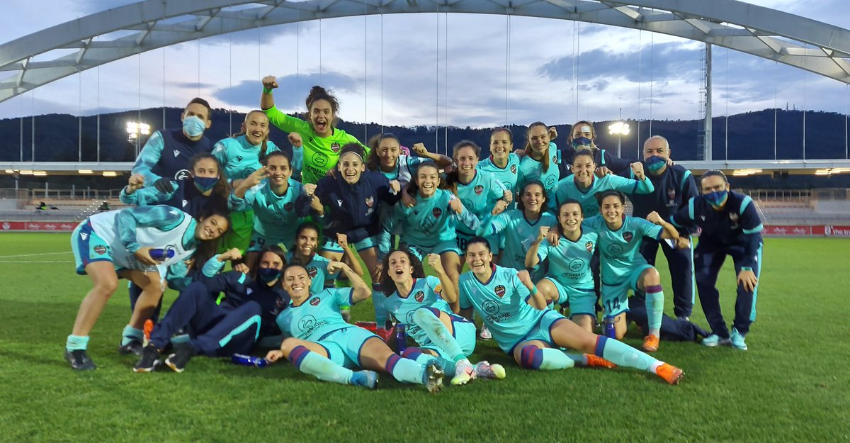 LUDfemenino's tweet photo. Golazo de @natasa_andonova, gran jugada de @carolferez y el trabajo de todo el equipo...

✌🏼 Enorme triunfo ✌🏼 

¡HEMOS VUELTO 🔵🔴! https://t.co/jkOOVtwoVc