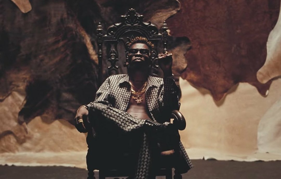 city_shatta's tweet image. I just couldn't stop myself laughing. A long time ago I tweeted that the @Beyonce X @Shattawalegh collaboration is open-ended. There are several awards coming for this great combination. Some artists should take @Shattawalegh as an example... #alreadyvideo #KIP