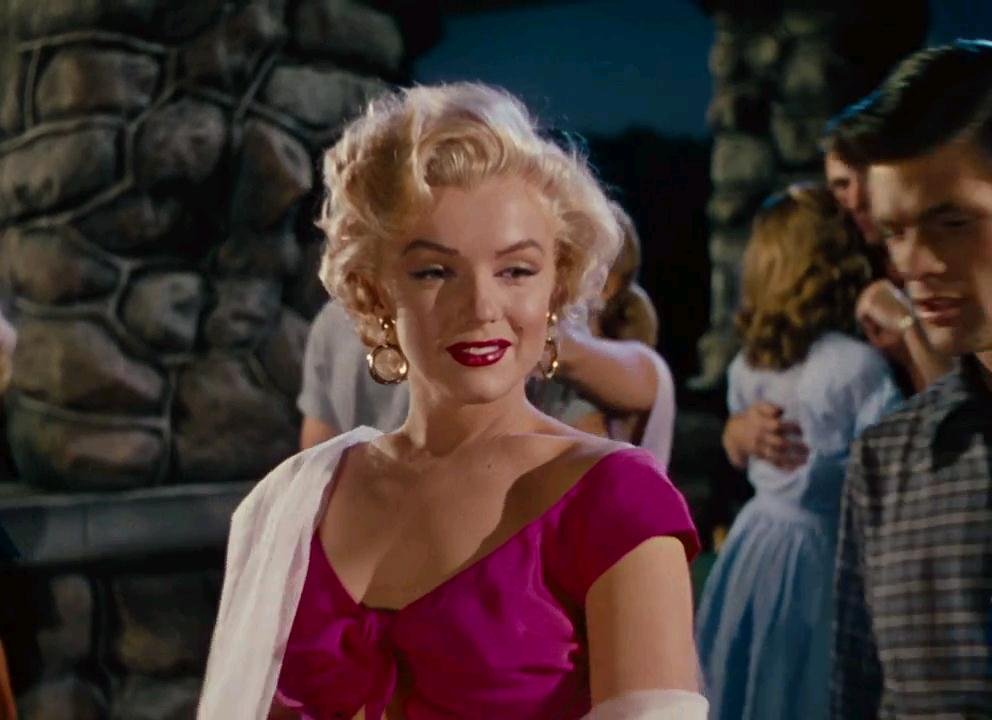 Rose Loomis, NIAGARAThe one noir where Monroe finally plays a classic femme fatale type, she brings all of her sex appeal and complexity to give us a great fatale, sexy and scheming, calculating and duplicitous, but with the possibility of more going on underneath.  #noirvember