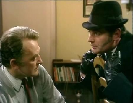 TalkingPicsTV's tweet photo. Highlights 12-Nov #TPTV
09:20 SECOND CHORUS (1941)
11:05 RUDY: RUDOLPH VALENTINO (2005)
12:00 WOMAN IN A DRESSING GOWN (1957)
15:15 PARIS WHEN IT SIZZLES (1964)
18:45 FIDDLERS THREE (1944)
20:30 & 20:45 DICK BARTON (1979)
21:00 PUBLIC EYE (1971)
22:00 DAY OF THE TRIFFIDS (1962) https://t.co/uVEsv6WIi9