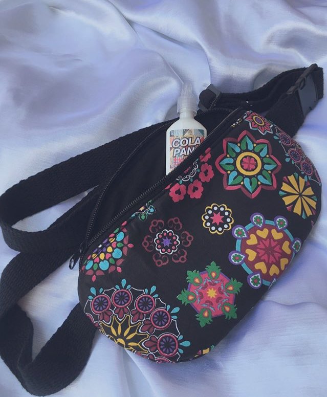 GalterLady's tweet photo. Combinação para seu look 😍 Essa pochete com varios tons de cores para o momento vivido com essa estampa de mandalas maravilhosa não é ?? ❤️😊 O momento trouxe muita cor para tentar amenizar as coisas. Tendências tentaram aumentar o astral dando varias coresss incríveis ❤️ 
. https://t.co/ZLIDzv2hjJ