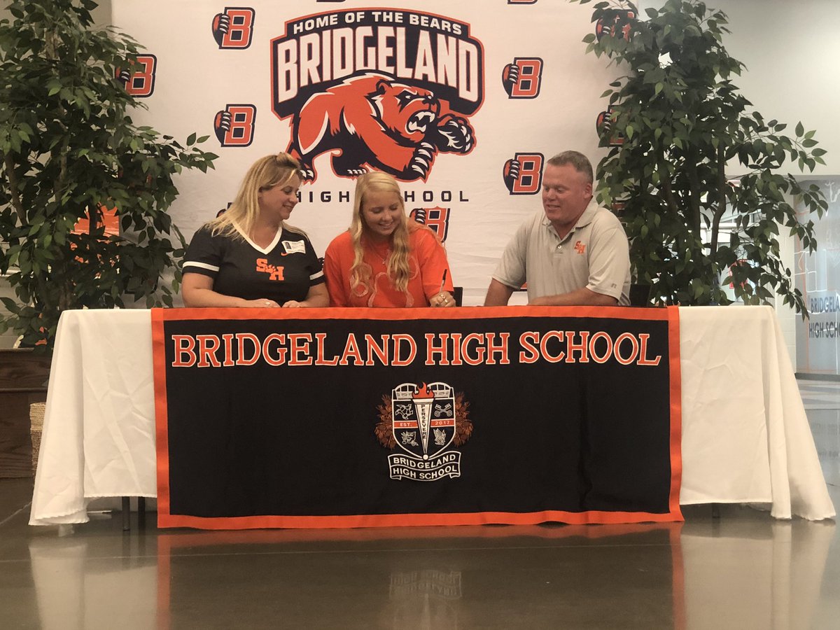 tommy_yarrish's tweet photo. .@brodierquinlan of @Bridgeland_SB will be continuing her athletic career at Sam Houston State University. https://t.co/IJZBA8mY1e