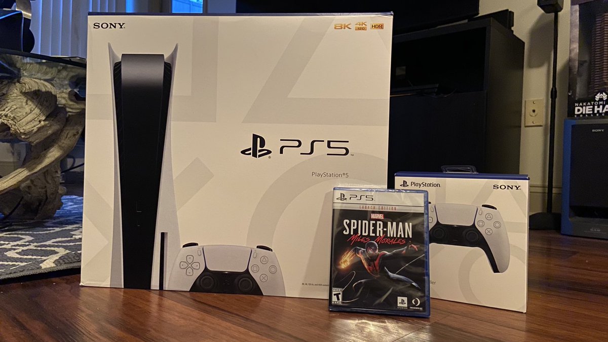 psxwraith's tweet photo. That feeling when you get the #PS5 a day before launch 🤩🤩 #PlayStation5 #PlayStation #PlayStation5preorder ⁦#gaming ⁦@Sony⁩ https://t.co/nZi8VZ3YZp