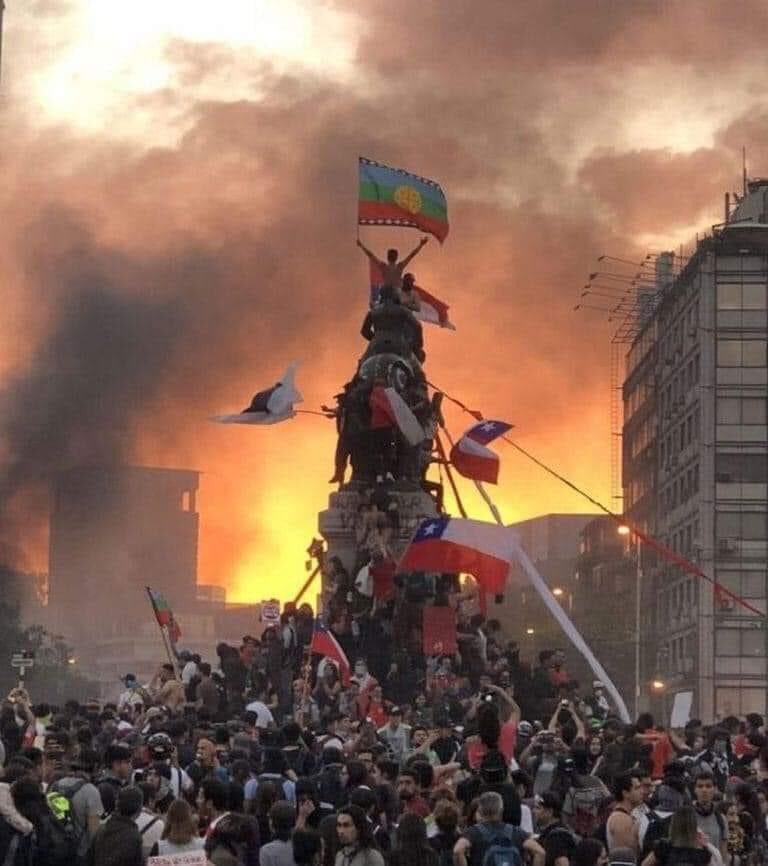 SoyGianotti's tweet photo. Usemos los buenos ejemplos!!! El país es nuestro no de los delincuentes @congresoperu https://t.co/YJCXrswXPt