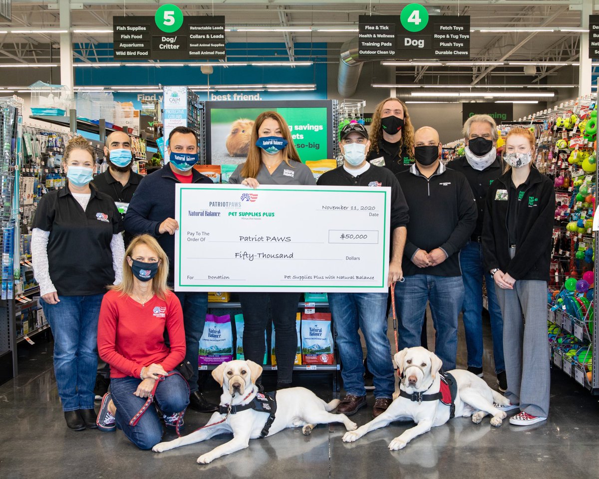 Thank you so much to everyone @petsuppliesplus and @NaturalBalance for their generous donation in honor of Veterans Day! We are lucky to have friends like you!🐶❤️🇺🇸#PatriotPAWS #ServiceDogs #VeteransDay #MinusTheHassle