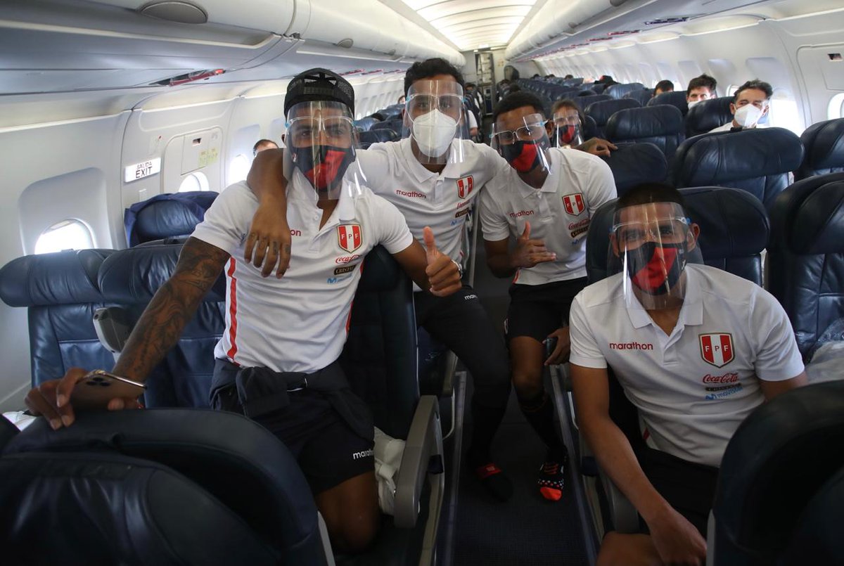 LuchoTrisano's tweet photo. La @SeleccionPeru parte por una gran ilusión. Rumbo a Santiago por los tres puntos. Pensemos en grande 🇵🇪 https://t.co/iIin0j5h7x