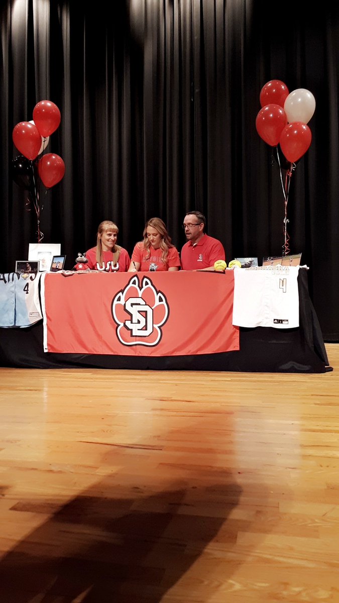 sva_saints's tweet photo. Congratulations, Kynlee! Hard work pays off and no one has worked harder than you. https://t.co/Lm4gqYhadw