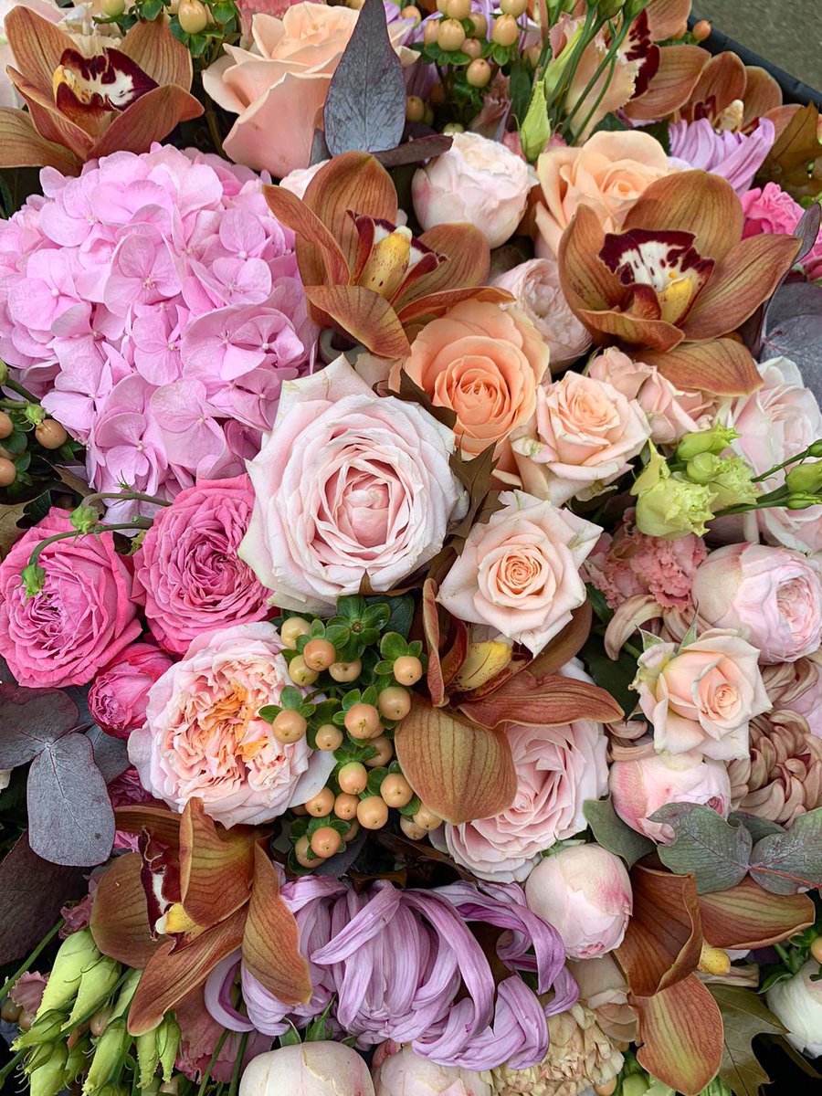 Right or left? <a href="/neillstrain/">Neill Strain Floral Couture</a>