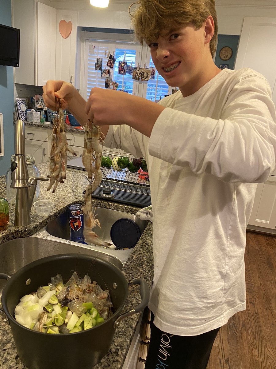 LilaAnnaSauls's tweet photo. We. Don’t. Play.
Ok, we actually do. A lot. #freshshrimp #lotsofboys https://t.co/vYKdN6s3Rz