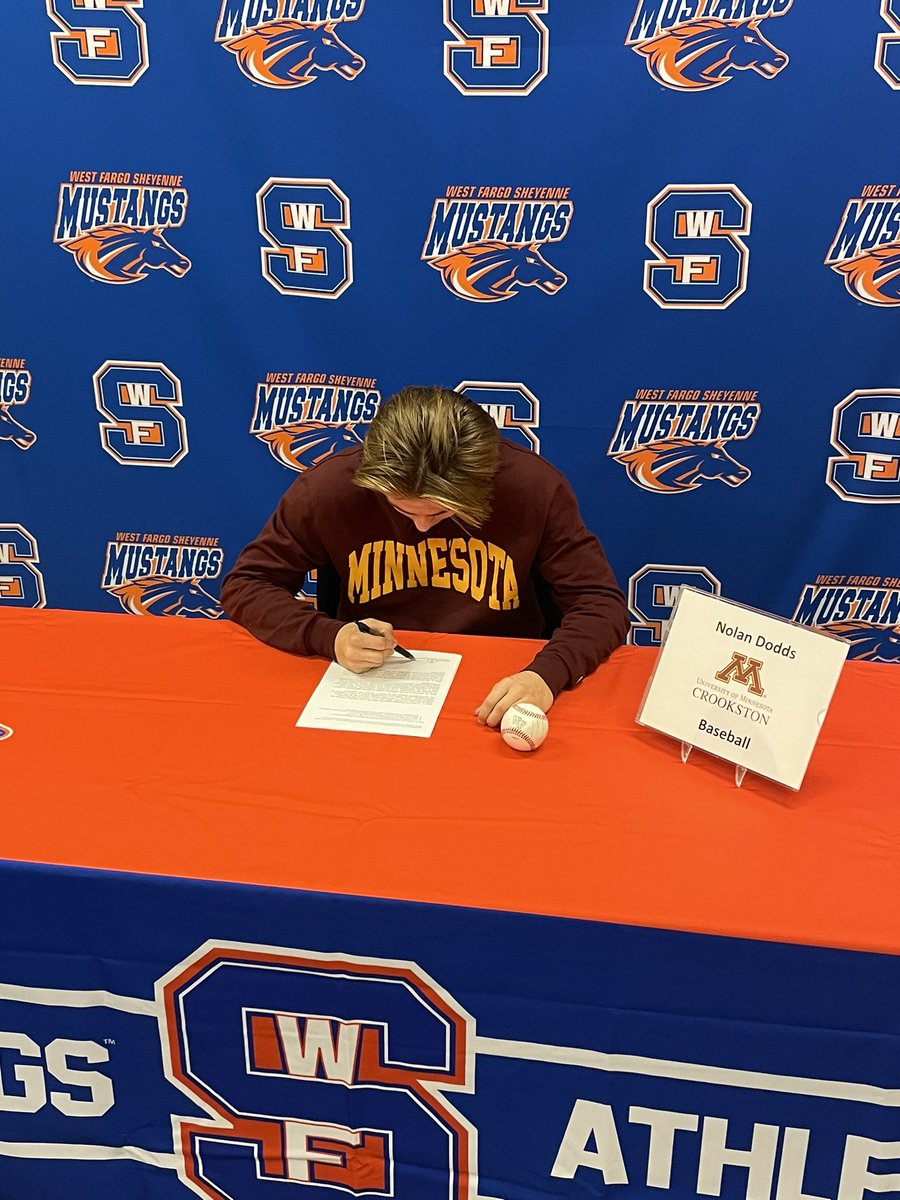 Congrats to <a href="/NolanDodds/">Nolan Dodds</a> on signing with <a href="/UMCBaseball/">UMC Baseball</a>! Nolan was a varsity player last year helping us to an EDC title and a state tournament appearance. We can’t wait to see what Nolan does this spring and in his future! Good luck Nolan!