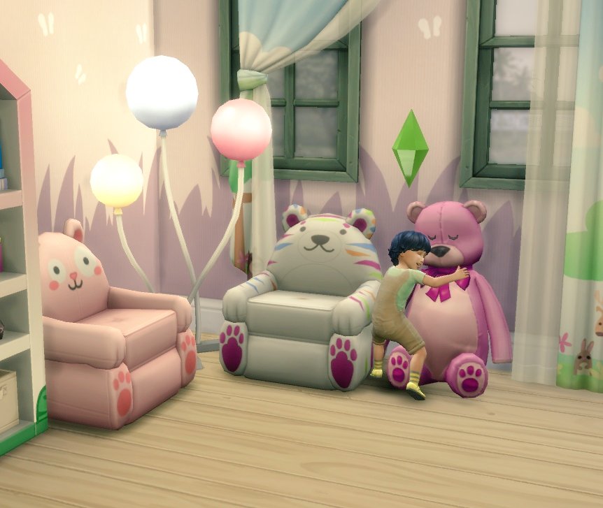 J'aime pas jouer avec les bébés donc, hein. Quelques instants de douceur de la part d'Arianne, envers Louise (qui est déjà niveau 3 en piano alors qu'elle dépasse à peine le clavier) & Automne, et de cette dernière envers Rosette.