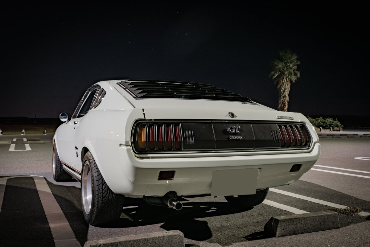 yocchintoshi824's tweet photo. CELICA LB 2000GT 18R-G型 2L DOHC
なんて渋格好いいんだ😍
至るところにまだカタカナのトヨタ表記やトヨタ自動車工業(株)が書いてあって歴史を感じる。
CELICA Owner: @akbo_oka098 
#CELICA
#CELICALB https://t.co/nBNzijMxRl