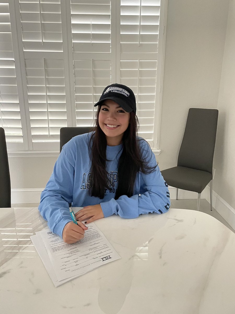 AssumptionVB's tweet image. Give a big Hound welcome to our first member of the Class of 2025, Alexis Distasio!!! We are so excited for Alexis’s explosiveness and incredible personality. #AUVB2025 #NSD2020 💙🐾