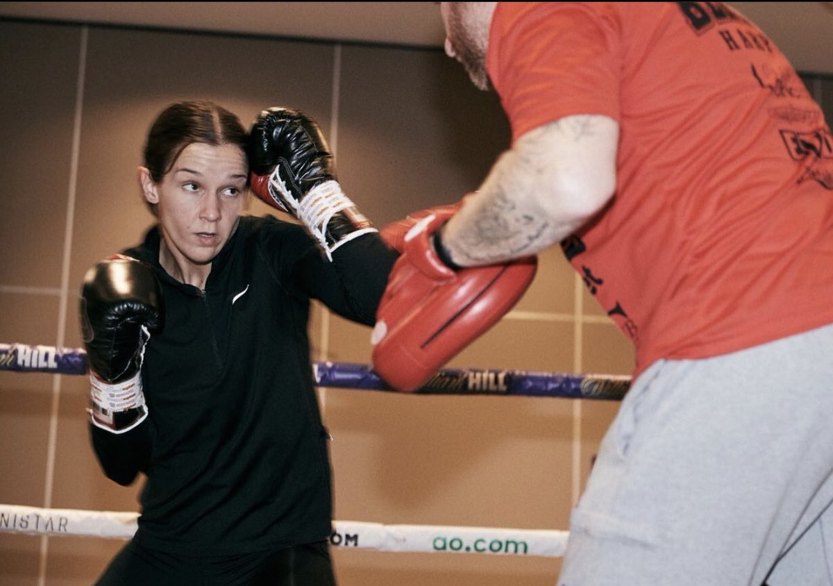 Live workout ✅

Terri is keeping focused on Saturday and the job at hand 🥊🙌🏽

#harperthanderz #andstill #terriharper #liveworkout #belter #matchroomboxing #womensboxing #mediamgmt
