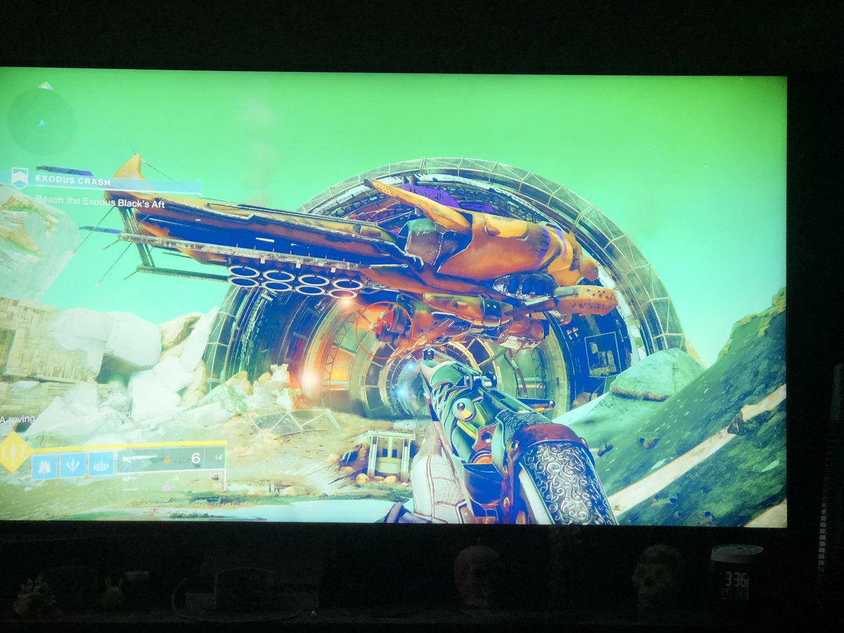 BearFloyd1's tweet photo. Running exodus crash strike and it keeps stopping at this point where the tank is supposed to fall @BungieHelp https://t.co/do1G0jKS65
