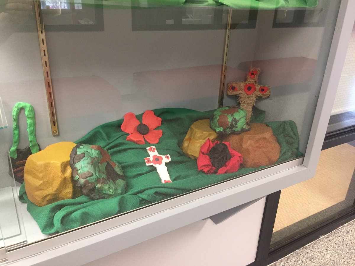MrsGQEPS's tweet photo. Beautiful display of artwork for #RemembranceDay @QueenE_PS https://t.co/59mmlHo0xe