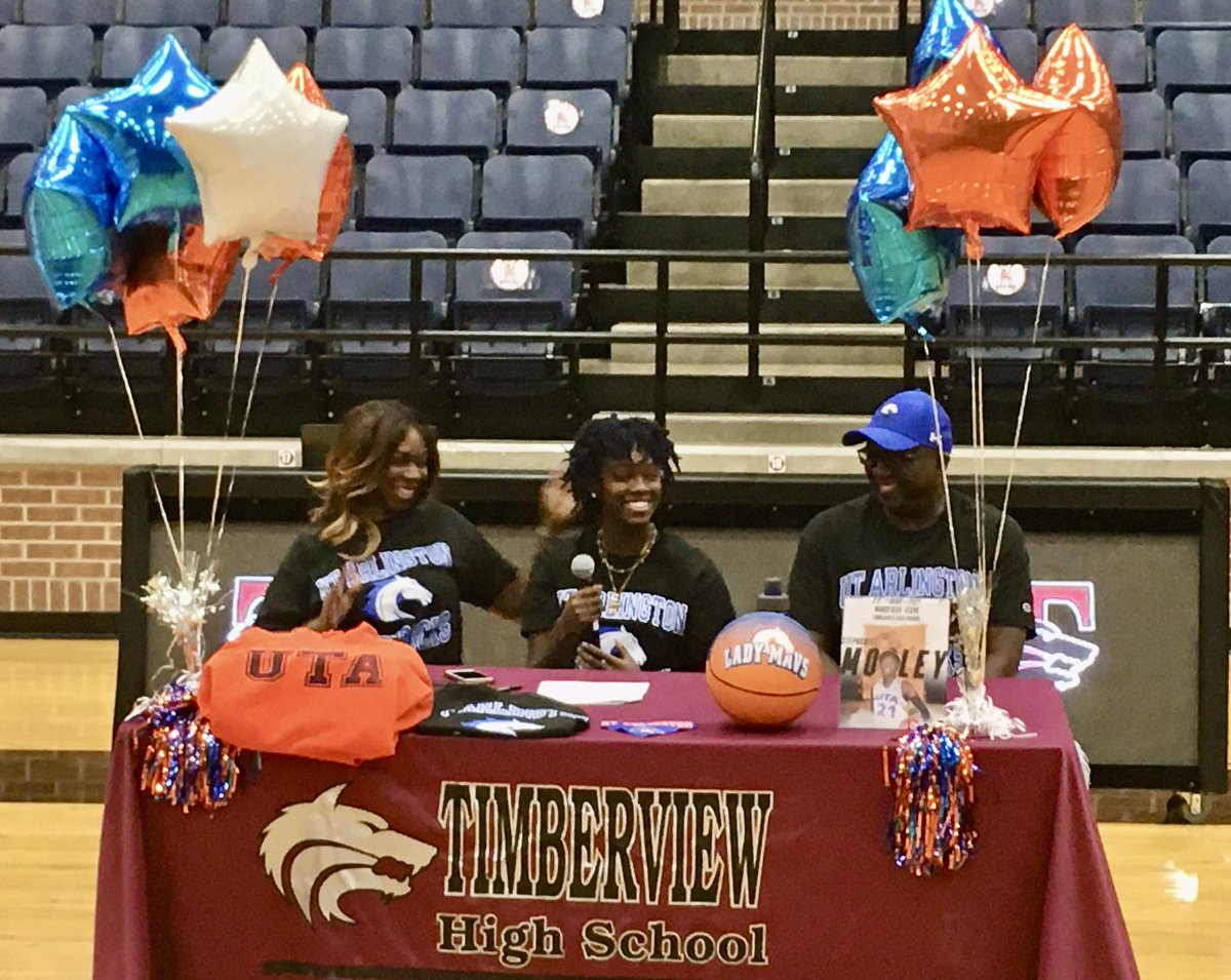 katherine_km's tweet photo. My baby gurl has done it!
Signed β
Congrats my sweetness on this new journey.
#wemavingupbaby
#utawbb
#sheready https://t.co/j5grASrZqj