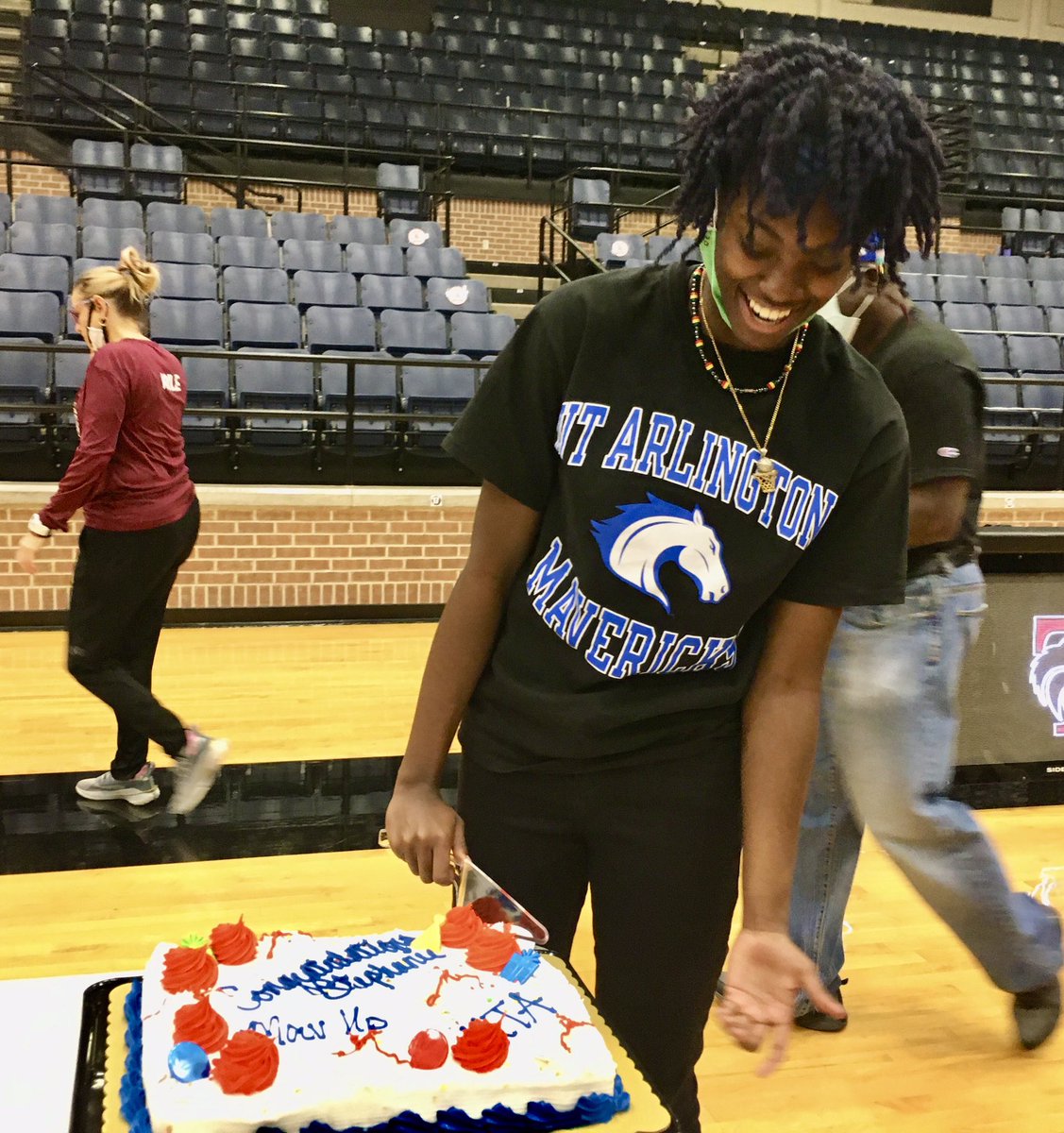 katherine_km's tweet photo. My baby gurl has done it!
Signed β
Congrats my sweetness on this new journey.
#wemavingupbaby
#utawbb
#sheready https://t.co/j5grASrZqj