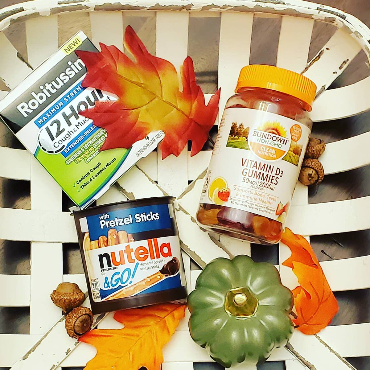 melissaogwynn's tweet photo. Thank you @influenster for my #BoxofCozyVoxBox filled with healthy & yummy things from @sundownnutrition
@robitussinbrand & @NutellaUSA
Now I'm #readyforfall π
#influenster
#prepforfallvoxbox
#robitussinshutscoughsdown
#robitussin12hroffreedom
#selfcare #sundownnutrition https://t.co/YXK37qCI19