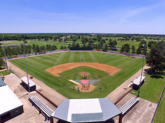BarrettRiebock's tweet photo. I’m excited to announce I have committed to Paris JC to continue my athletic and academic career! I’d like to thank God, my family, and my coaches for getting me to where I am today. Go dragons!🐉 https://t.co/x5jSMog59u