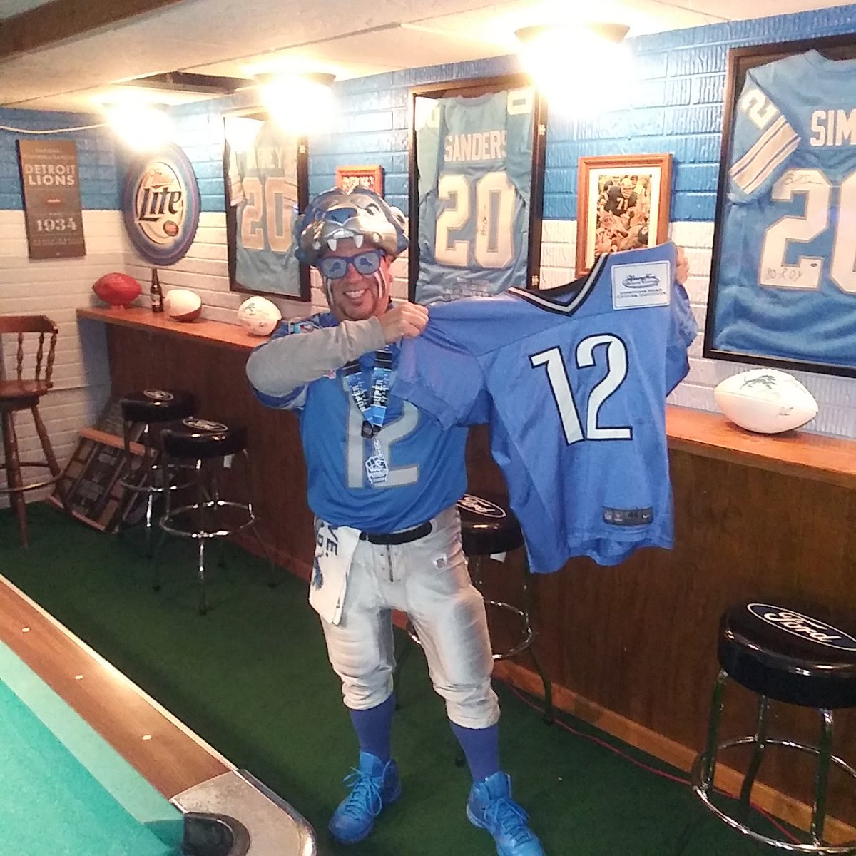 Detroit Lion Eyes tweet media