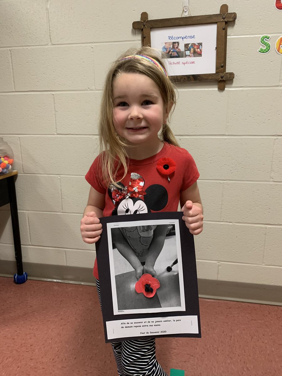 eecangegardien's tweet photo. En ce Jour du Souvenir, les amis de la maternelle nous rappellent que la paix repose entre nos mains❤️🖤❤️
#jourdusouvenir2020 #jemesouviens #csdceomerci #csdceovaleurs #LeCanadaSeSouvient https://t.co/ZBLB2jXgb3
