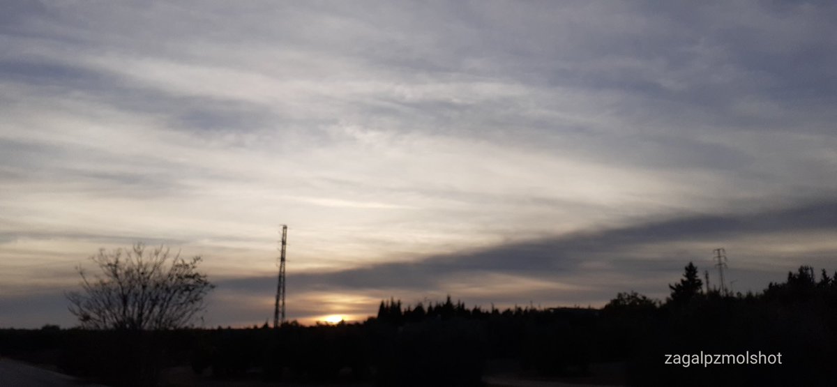 JuanCarpzmol's tweet photo. Atardecercdel miércoles, 17.49 h
@1967fct
@anamaria190977 @bercutero @meteo_fuensanta @javioru @Mariche_C @Beatrizxy @coko9718 @josep_pujol1 @llamp_ @PeinadoArias @mercedeshosg @xusvalencia @HARROW_h @PresumodeMalaga #sunset #sun_rays #rayosdesol #atardecer #picoftheday https://t.co/0xU4H0NUyv