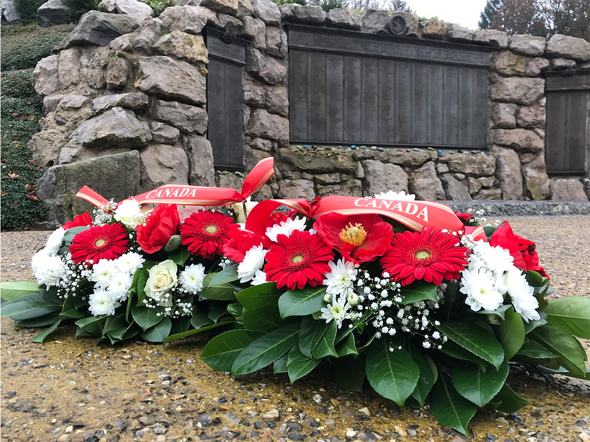 VeteransENG_CA's tweet photo. During ceremonies at the Canadian National Vimy Memorial and the Beaumont-Hamel Newfoundland Memorial in France, we honoured the Canadians who served, in Europe and around the world, to defend our values in the name of peace.
#CanadaRemembers https://t.co/AEqJzPo1n7