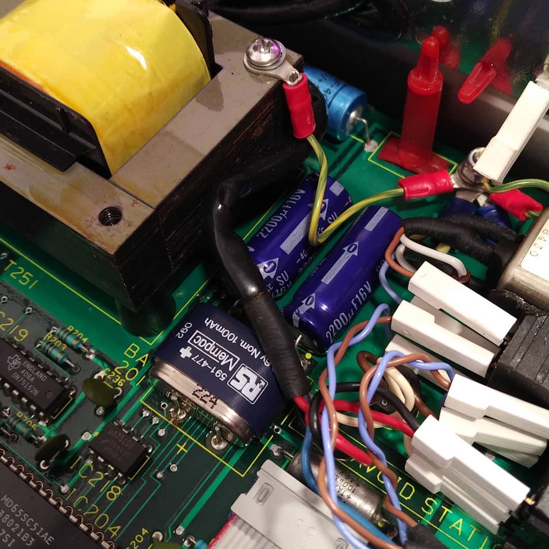 tamhanna's tweet photo. #solartron7150 and #solartron7151 differ in the #mempac battery which is only found on the 7151 and which can cause #batterycorrosion on the planar. If you purchase a #solartron #computingmultimeter, immediately open the case and - worst case - just…
📸 https://t.co/kVZRG1a1RV https://t.co/DEL1NsQBSa